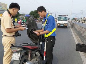 Cảnh sát giao thông có quyền kiểm tra hàng hóa trên xe không?