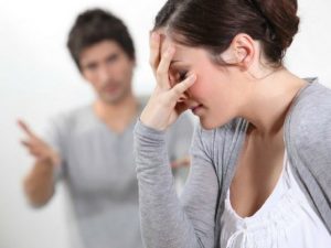 Bị chồng xúc phạm, vợ có quyền đơn phương ly hôn không?