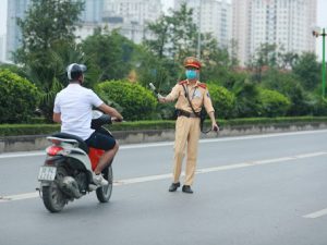 Khi nào cảnh sát giao thông được yêu cầu dừng xe?
