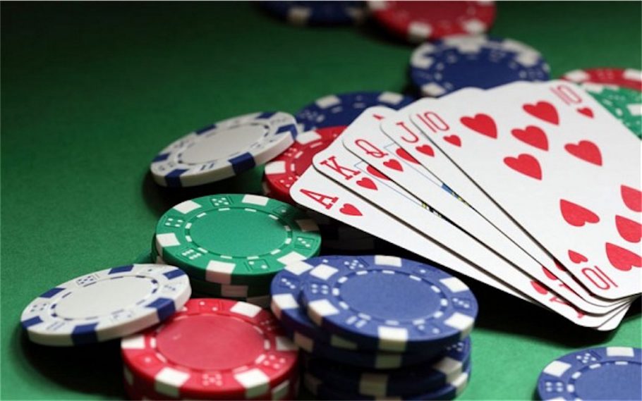 Tổ chức đánh bạc sẽ bị xử phạt bao nhiêu năm tù theo quy định?