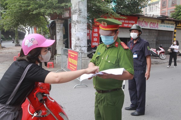 Người ngoài tỉnh vào Hà Nội cần giấy tờ gì theo quy định?
