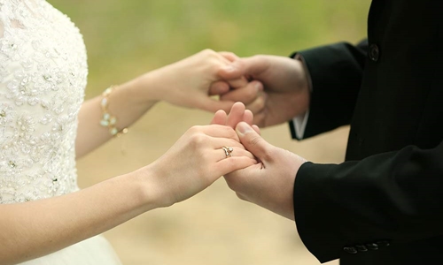 Tại sao Luật cấm kết hôn trực hệ trong phạm vi ba đời