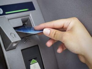 Làm thế nào để rút tiền bằng thẻ căn cước công dân?