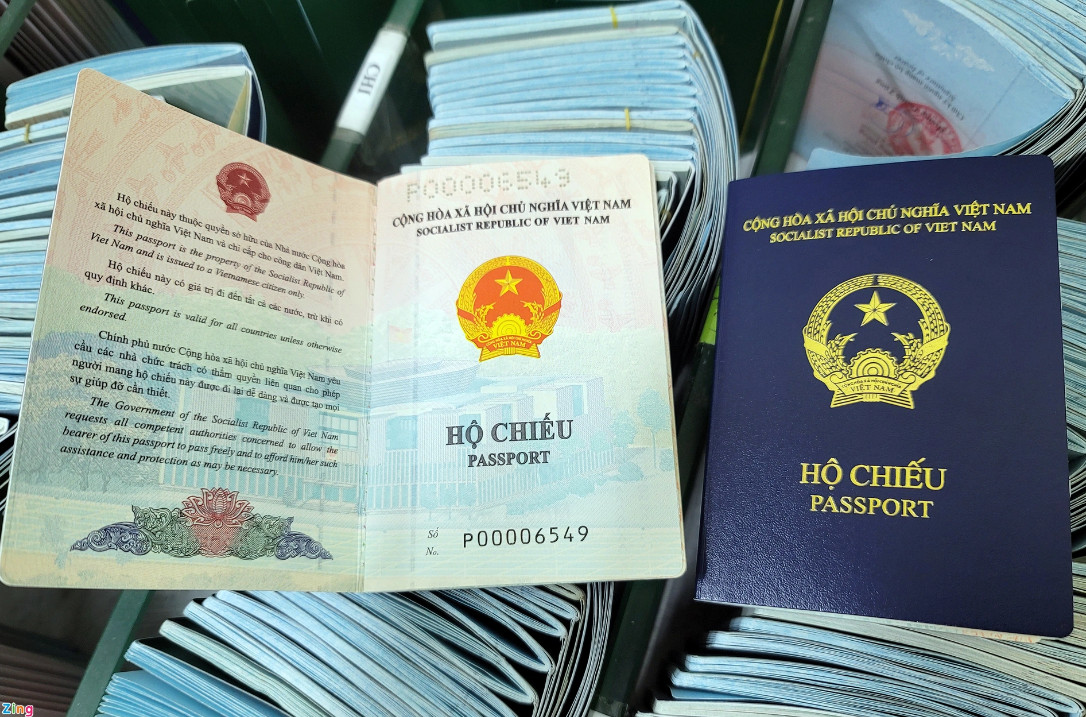Điều chỉnh số CCCD mới trên hộ chiếu có được làm nơi tạm trú hay không?