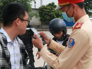 Không chấp hành yêu cầu về kiểm tra kiểm soát của người có thẩm quyền bị xử phạt ra sao?