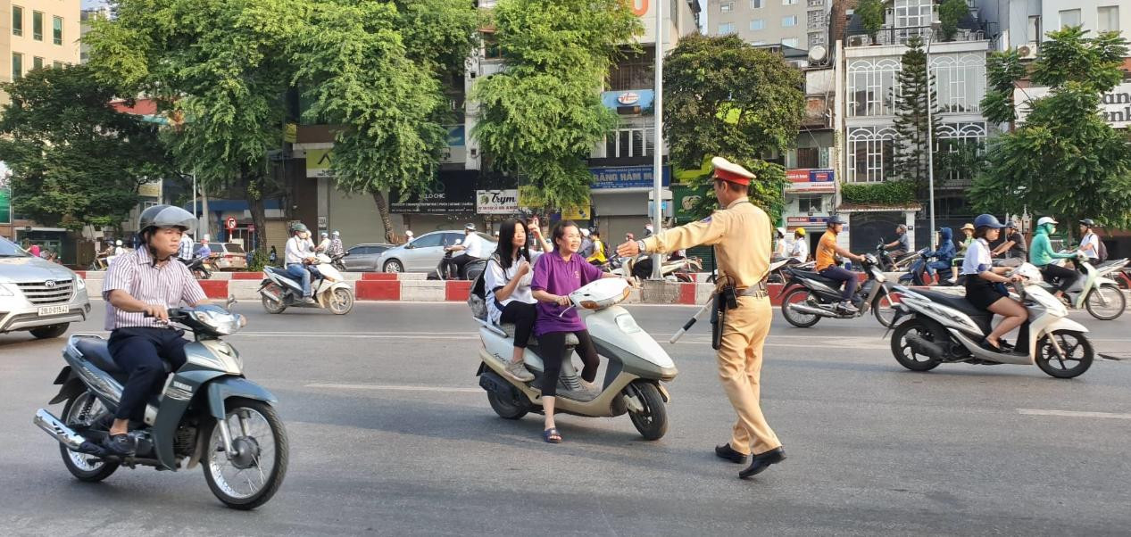 Lỗi đi ngược chiều xe máy phạt bao nhiêu tiền?