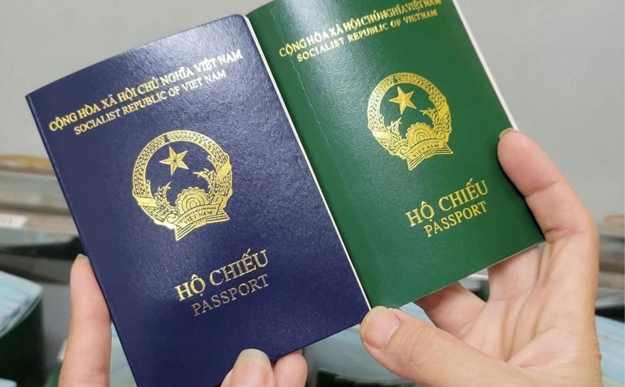 Nhiều khác biệt giữa hai mẫu hộ chiếu mới và hộ chiếu cũ