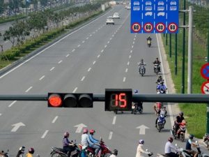 Mức phạt đối với lỗi lấn làn phạt bao nhiêu năm 2022?