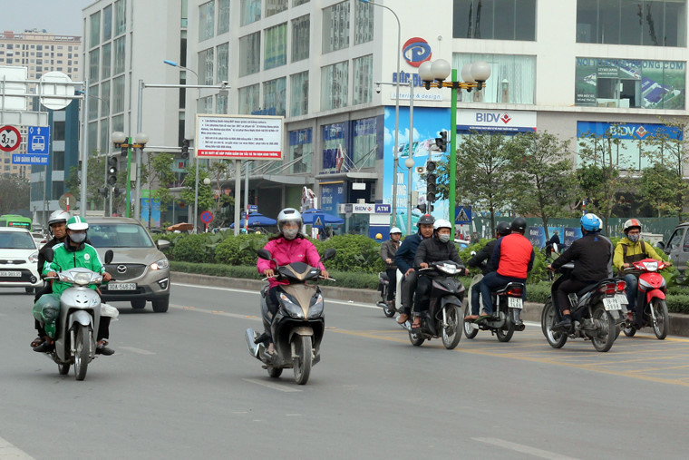 Xe máy đi ngược chiều phạt bao nhiêu tiền năm 2022?