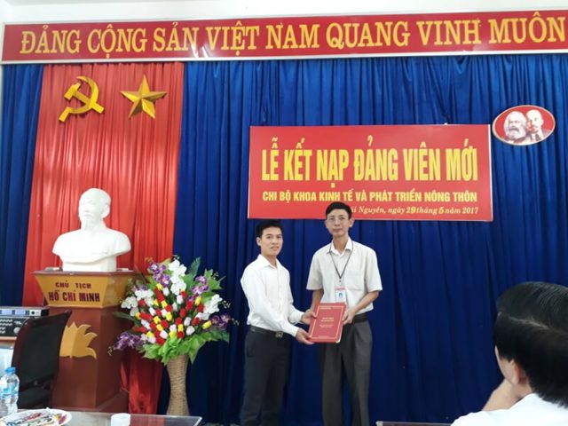 Mẫu đơn xin vào Đảng và điều kiện được kết nạp Đảng