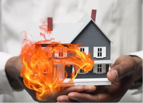 Nhà bị sét đánh có được bồi thường bảo hiểm cháy nổ không?