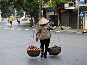 Bán hàng rong có phải đóng thuế thu nhập cá nhân không