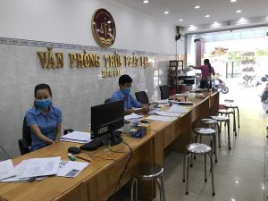 Độ tuổi quy định làm thừa phát lại