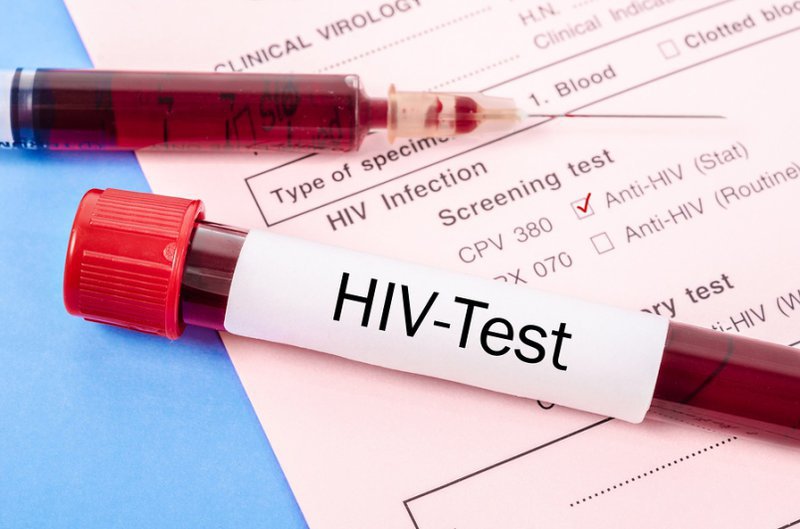 Mức phạt tiết lộ danh tính người nhiễm HIV 