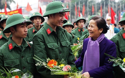 Người dân tộc Hoa có phải đi nghĩa vụ quân sự không?