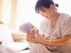 Sinh con thứ 4 có được hưởng chế độ thai sản không?