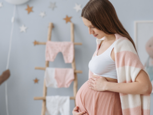 Bầu mấy tháng được hưởng chế độ thai sản?