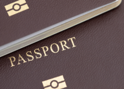 Phí làm hộ chiếu ở nước ngoài hiện nay là bao nhiêu?
